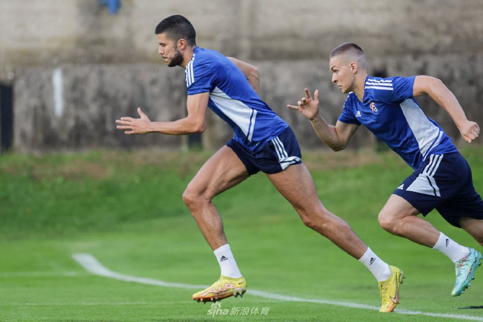 租借期满即 租借期满即