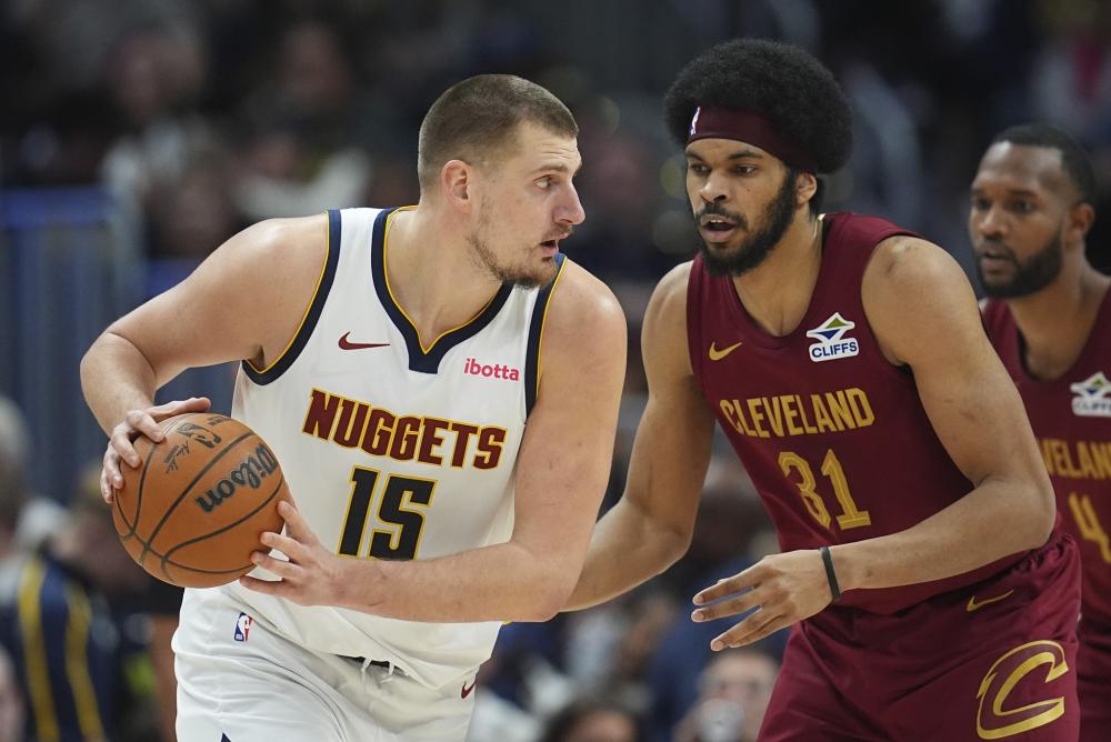 亚球队硬碰 亚球队硬碰