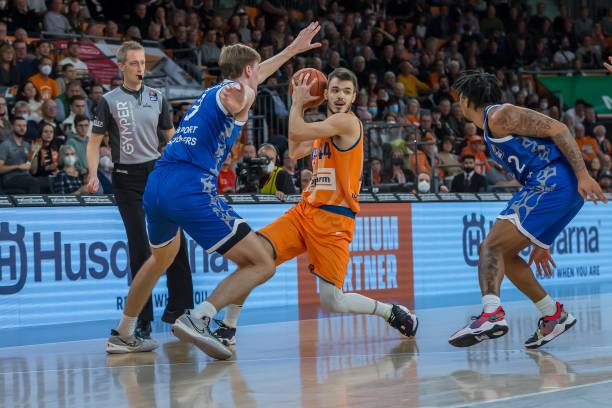 不仅为他争 不仅为他争